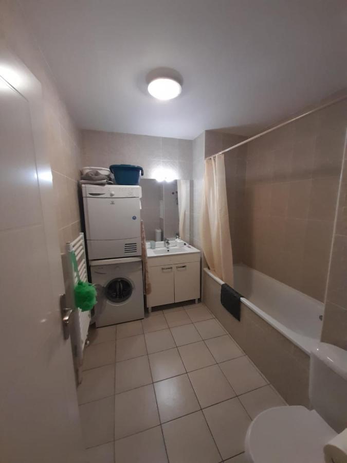 1 Chambres Pour 2 Personnes Avec 2 Salles De Bains Communes Chez L'Habitant Лонь Экстерьер фото